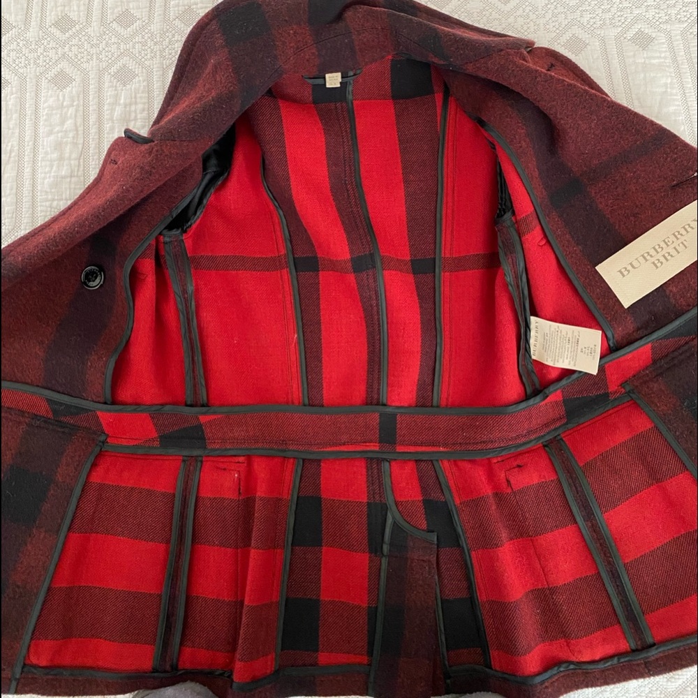 Authentic Burberry coat - Picture 4 of 10